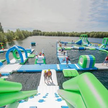 Milzu piepūšamā Aqua jūras akvaparks